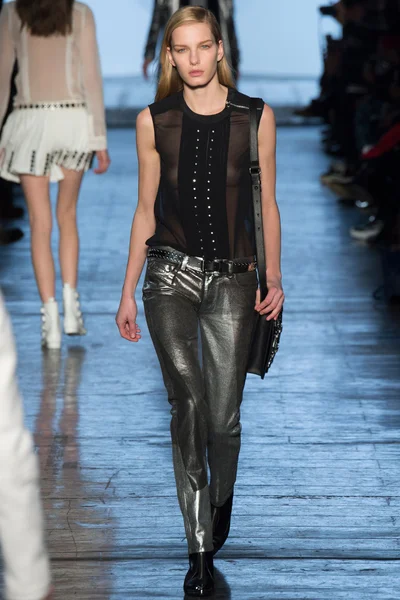 Look 30